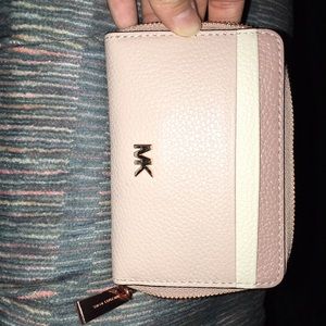 Micheal Kors small wallet. Like brand new